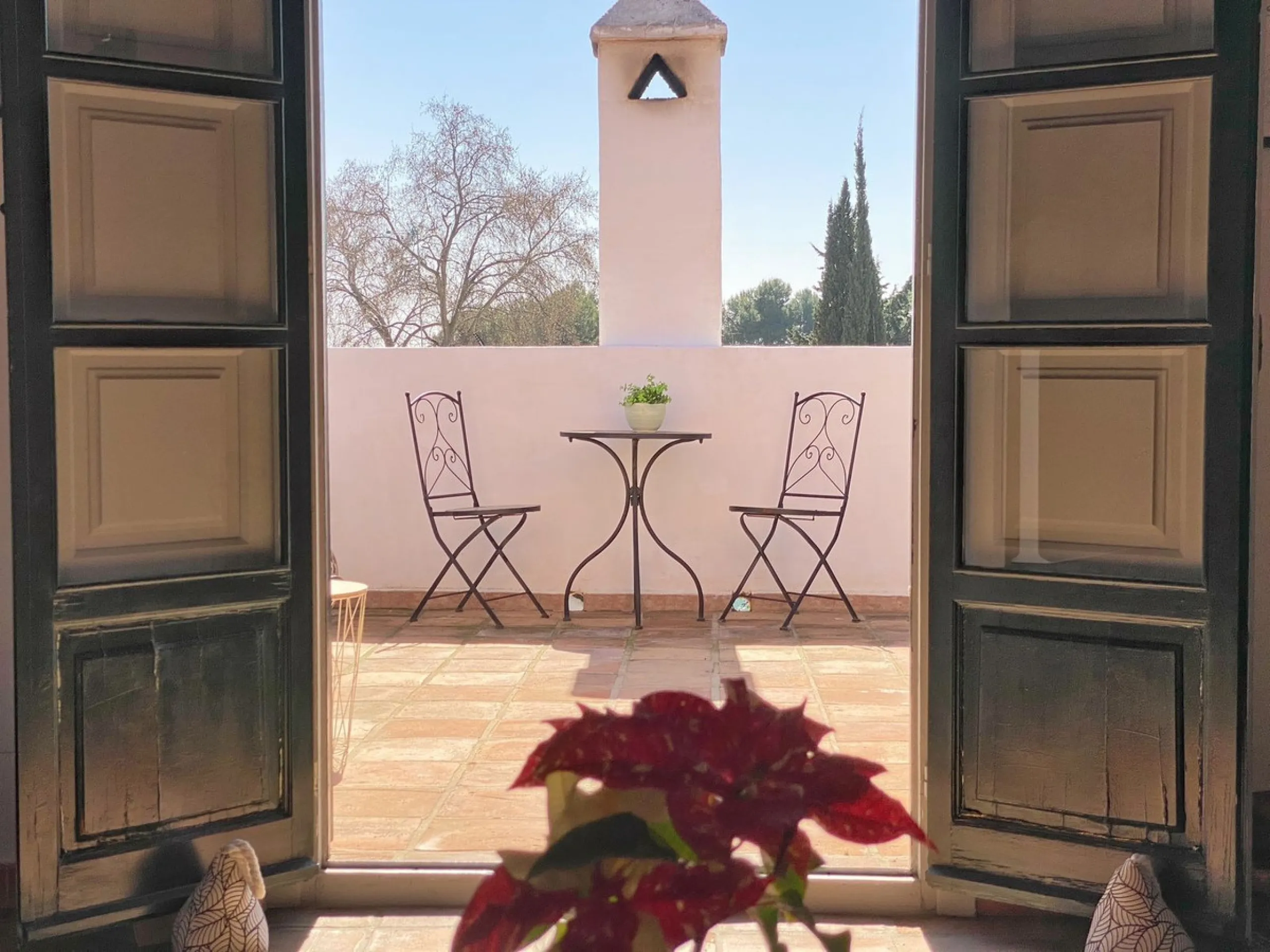 House - Semi-Detached House в продаже в Marbella, Málaga. В доме 3 спален и 2 ванных комнат. Площадь дома 107 м². Площадь участка 125 м²