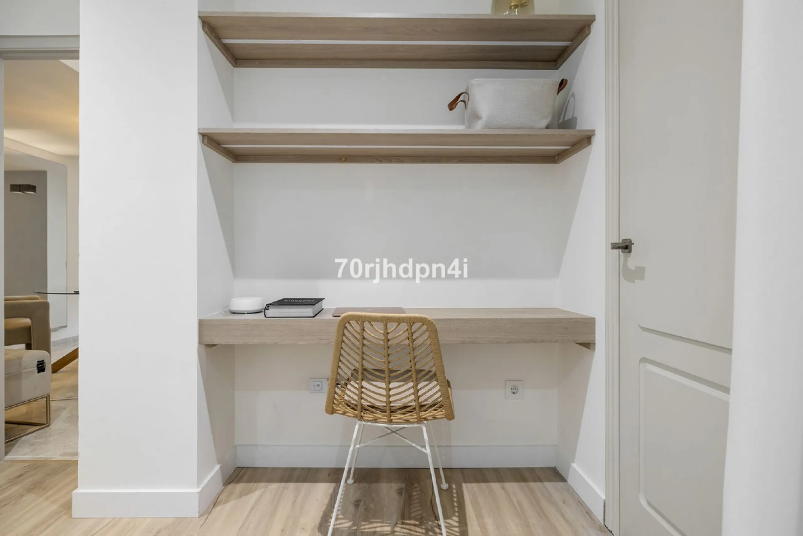 Fully Renovated Ground Floor Apartment in a Prime Location in Nueva Andalucía