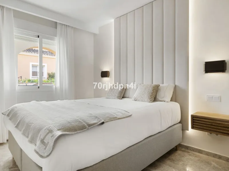 Fully Renovated Ground Floor Apartment in a Prime Location in Nueva Andalucía