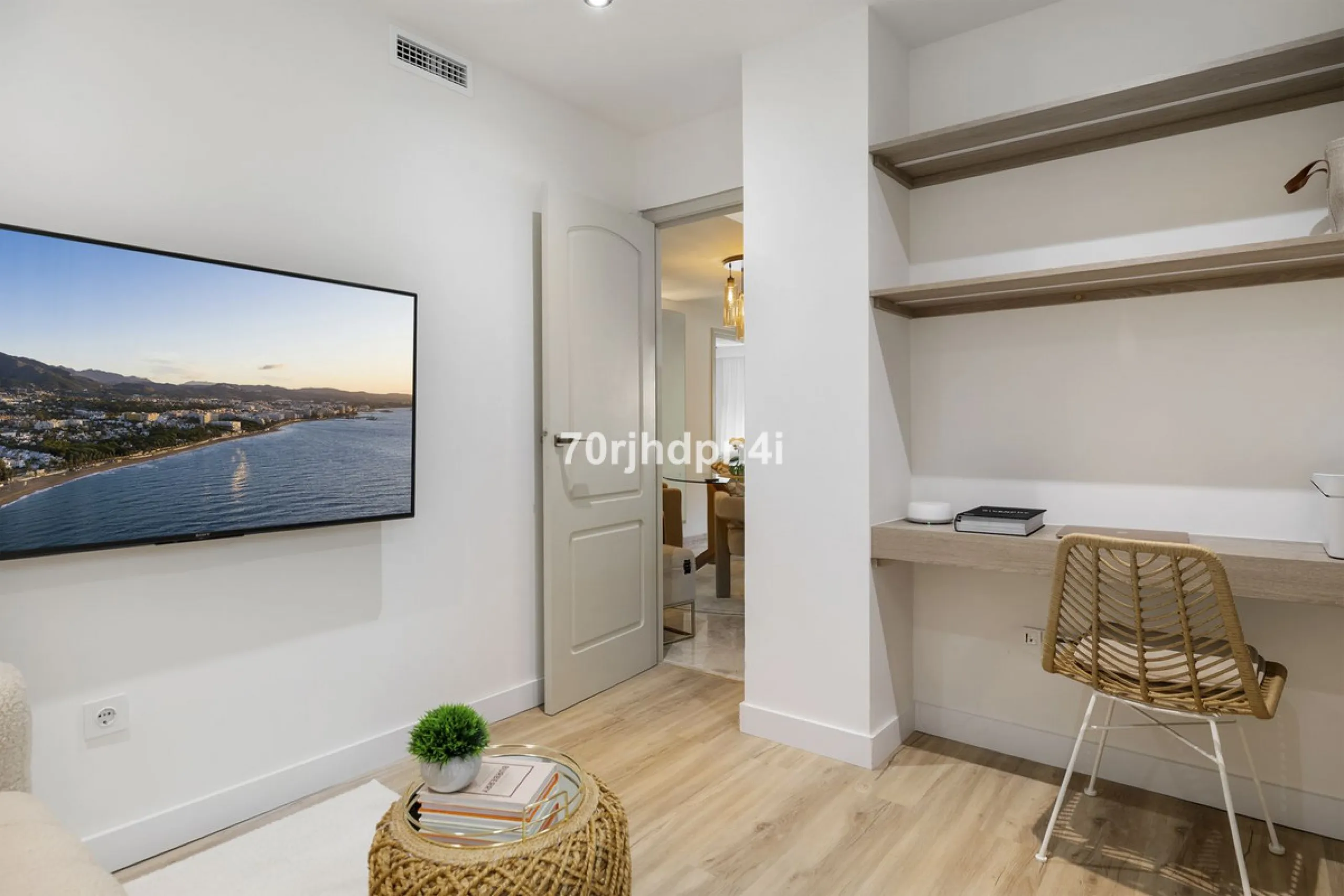 Fully Renovated Ground Floor Apartment in a Prime Location in Nueva Andalucía