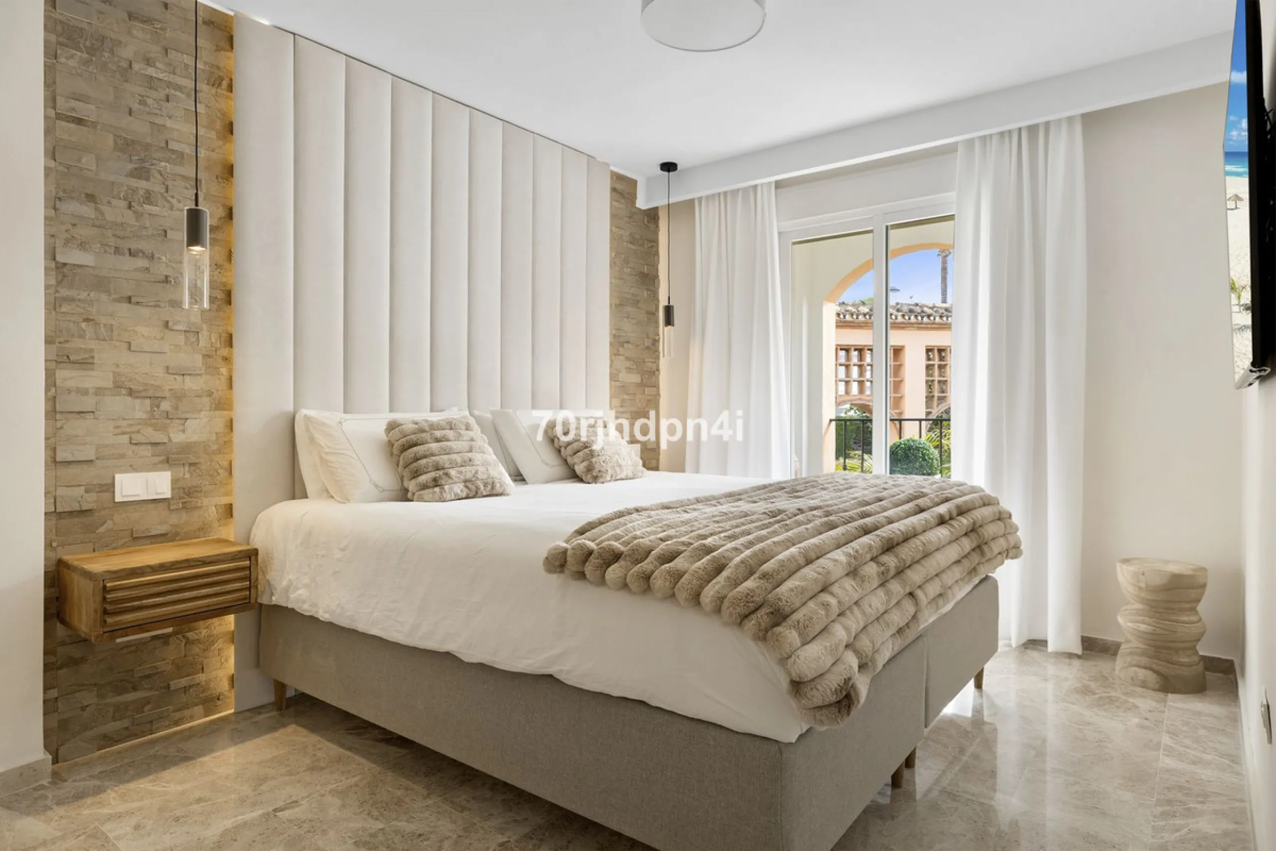 Fully Renovated Ground Floor Apartment in a Prime Location in Nueva Andalucía