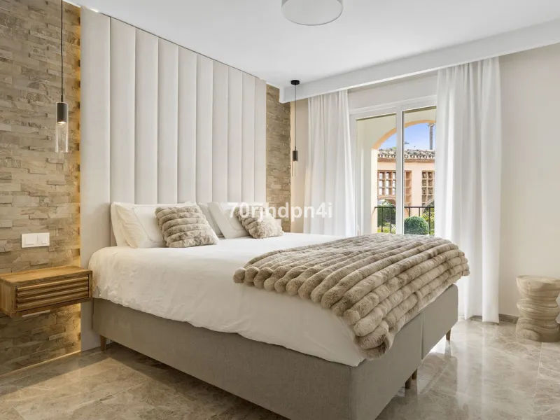 Fully Renovated Ground Floor Apartment in a Prime Location in Nueva Andalucía