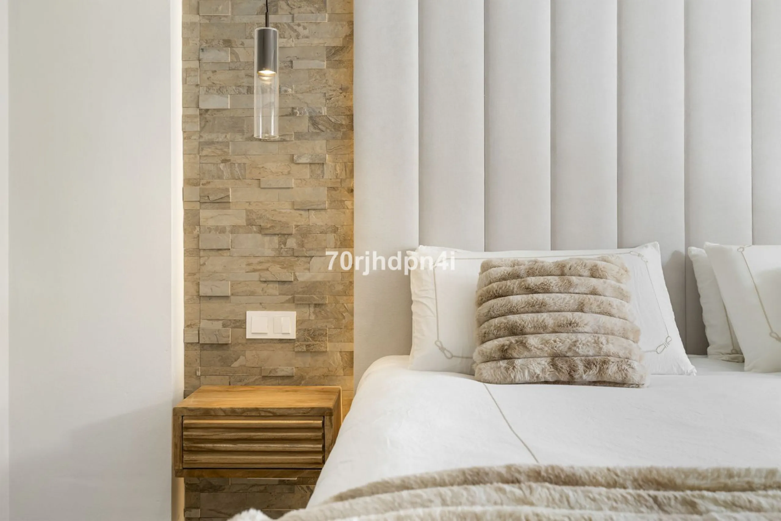 Fully Renovated Ground Floor Apartment in a Prime Location in Nueva Andalucía
