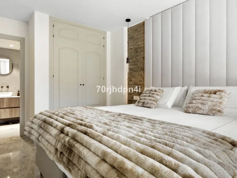 Fully Renovated Ground Floor Apartment in a Prime Location in Nueva Andalucía