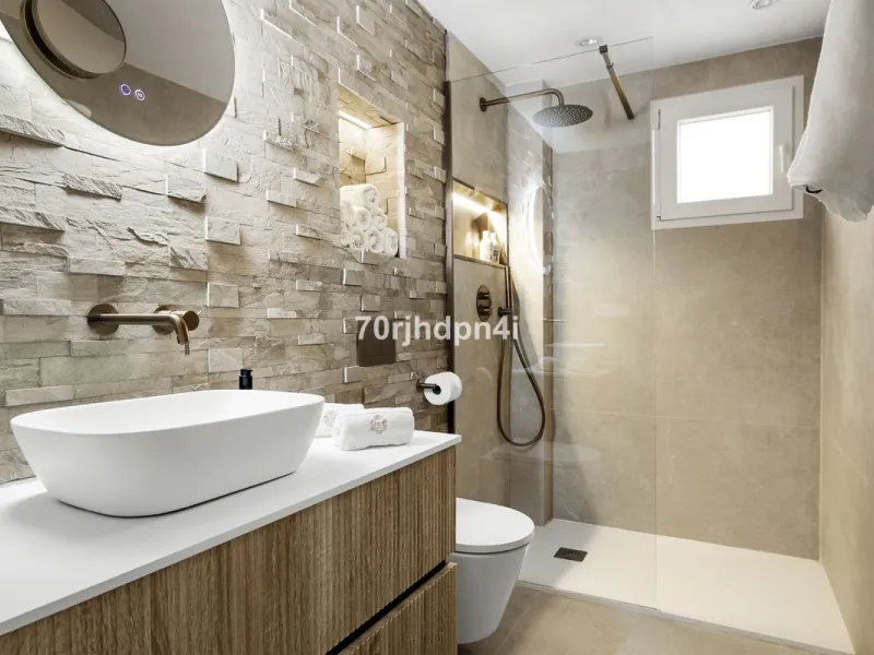 Fully Renovated Ground Floor Apartment in a Prime Location in Nueva Andalucía