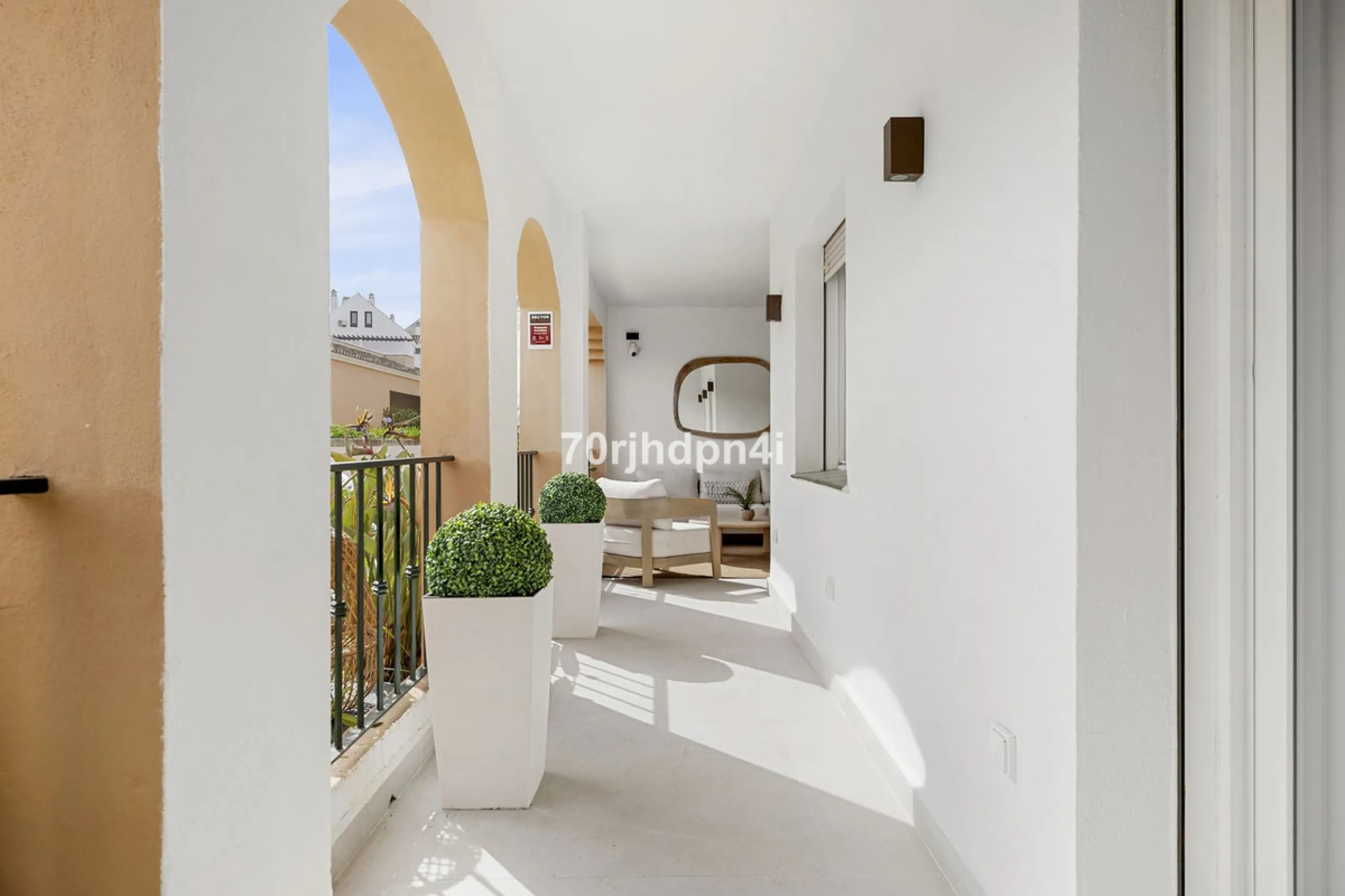Fully Renovated Ground Floor Apartment in a Prime Location in Nueva Andalucía