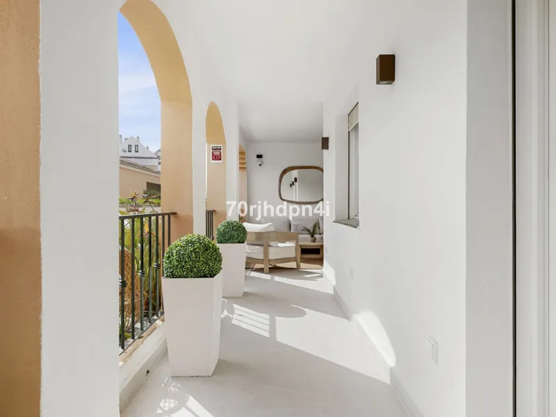 Fully Renovated Ground Floor Apartment in a Prime Location in Nueva Andalucía