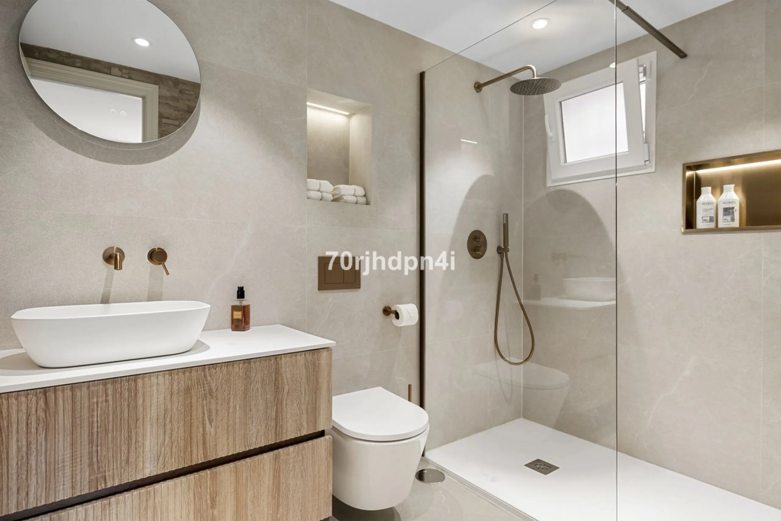 Fully Renovated Ground Floor Apartment in a Prime Location in Nueva Andalucía