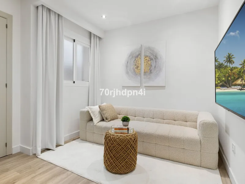 Fully Renovated Ground Floor Apartment in a Prime Location in Nueva Andalucía