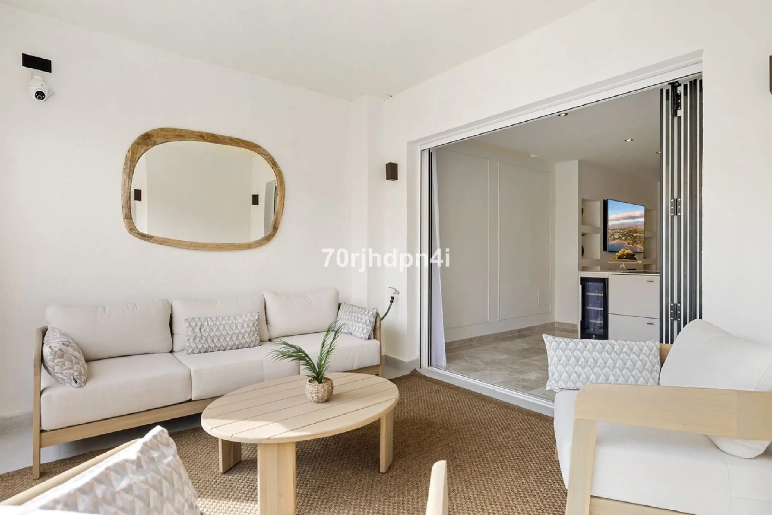 Fully Renovated Ground Floor Apartment in a Prime Location in Nueva Andalucía