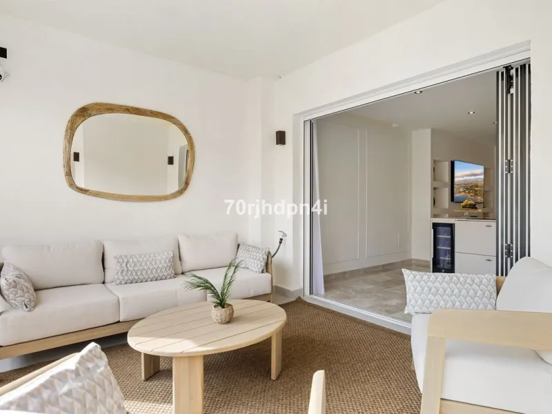 Fully Renovated Ground Floor Apartment in a Prime Location in Nueva Andalucía