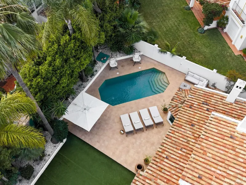 Exclusive Detached Beachside Villa - renovated in 2021