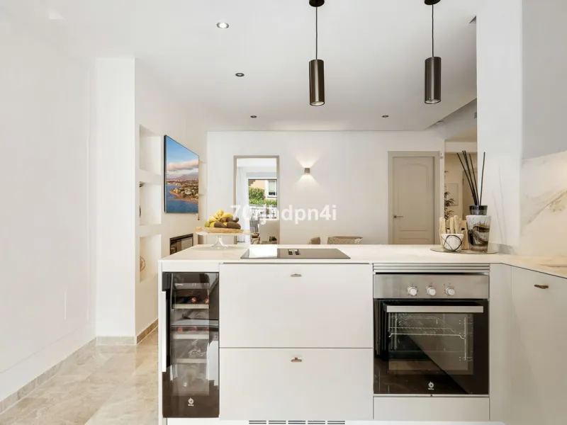 Fully Renovated Ground Floor Apartment in a Prime Location in Nueva Andalucía