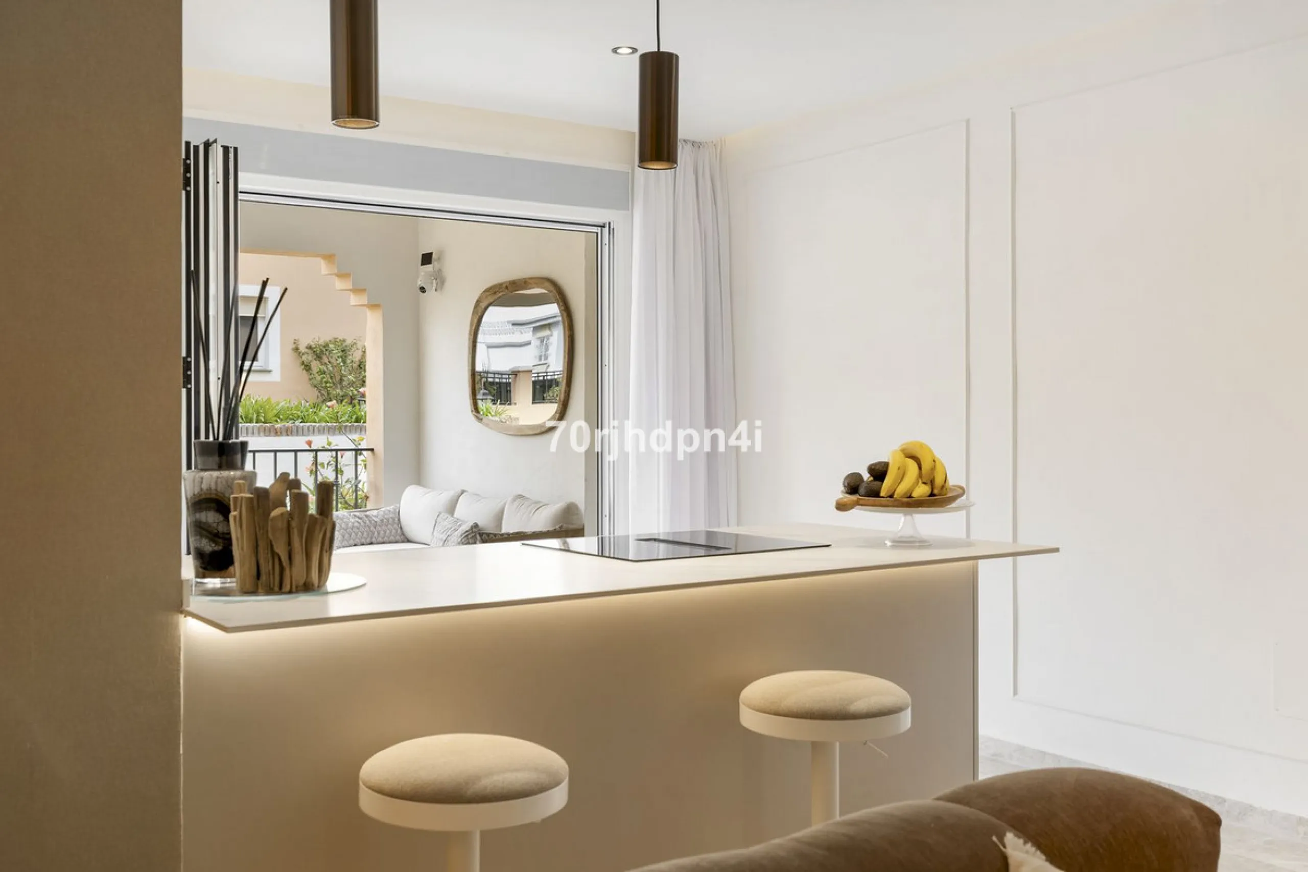 Fully Renovated Ground Floor Apartment in a Prime Location in Nueva Andalucía