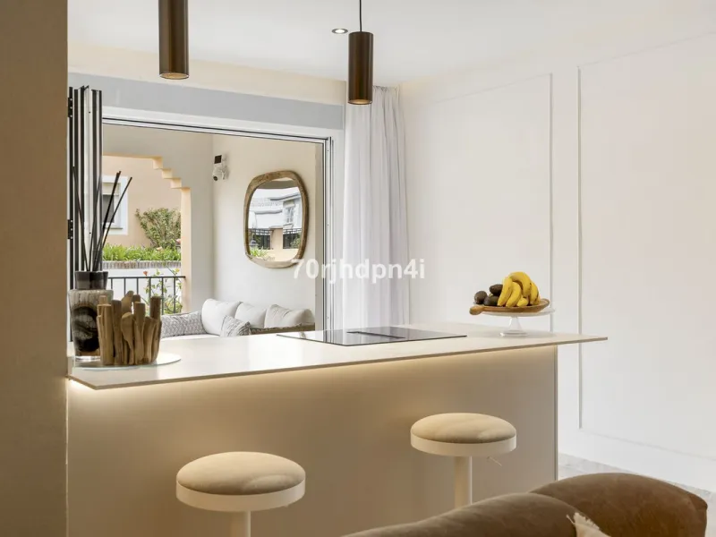 Fully Renovated Ground Floor Apartment in a Prime Location in Nueva Andalucía