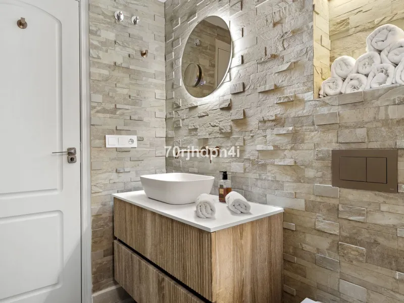 Fully Renovated Ground Floor Apartment in a Prime Location in Nueva Andalucía
