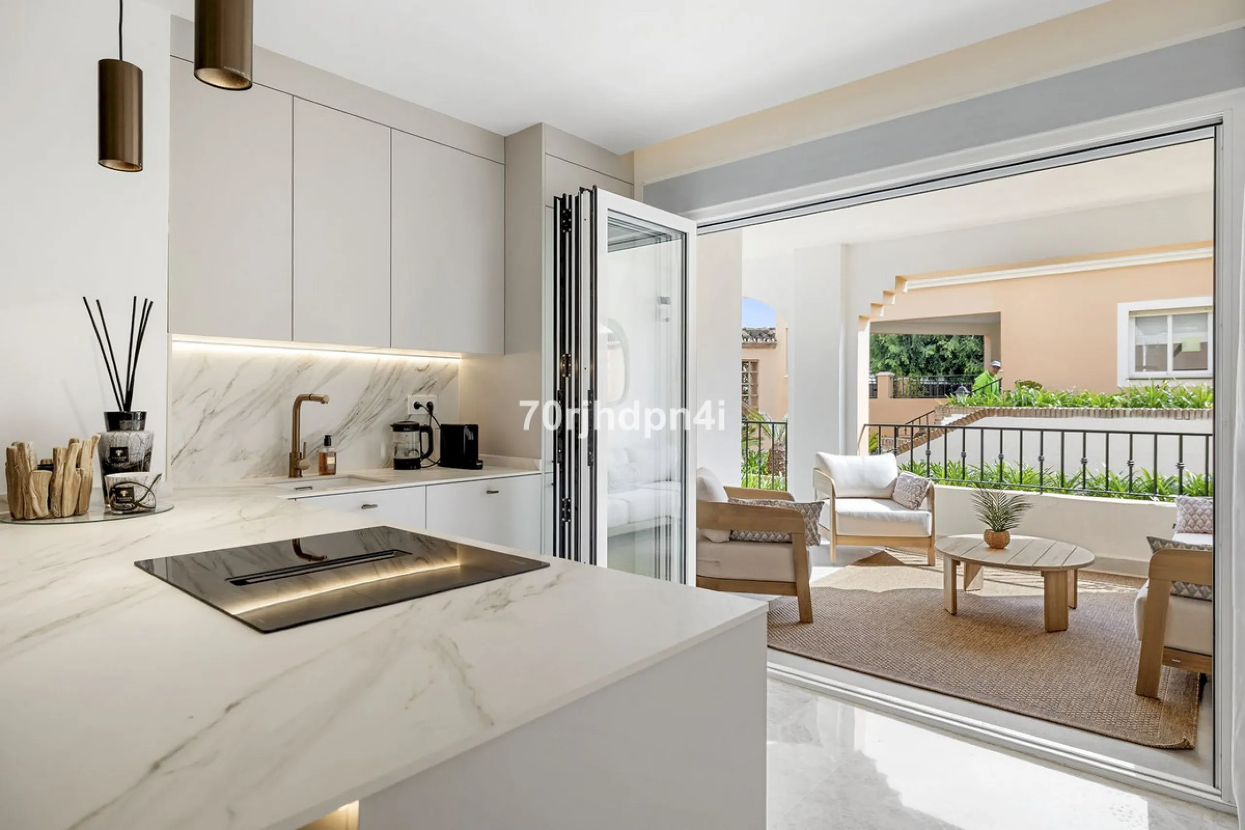 Fully Renovated Ground Floor Apartment in a Prime Location in Nueva Andalucía
