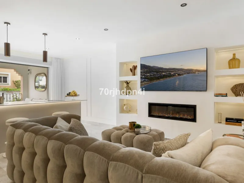 Fully Renovated Ground Floor Apartment in a Prime Location in Nueva Andalucía
