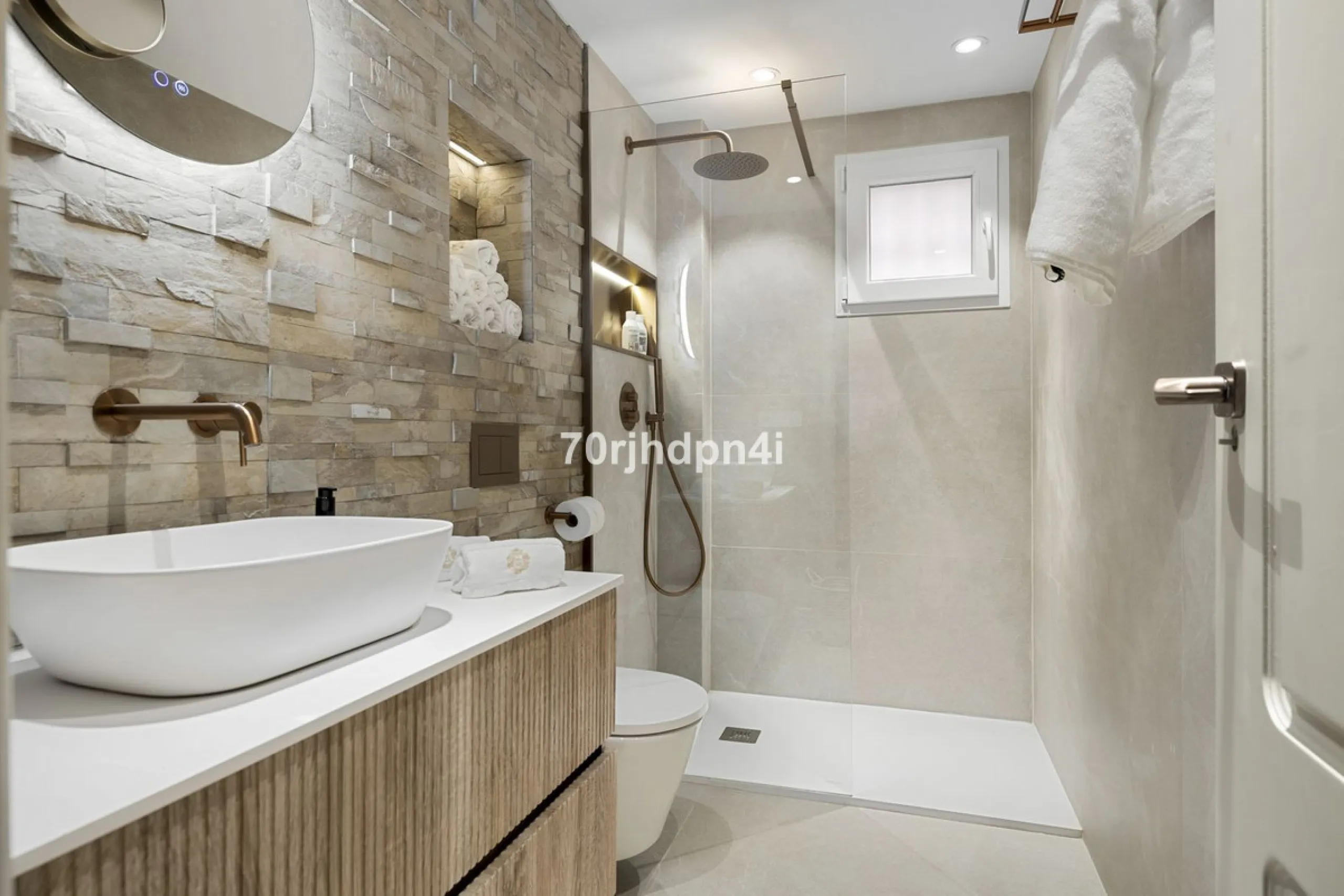 Fully Renovated Ground Floor Apartment in a Prime Location in Nueva Andalucía