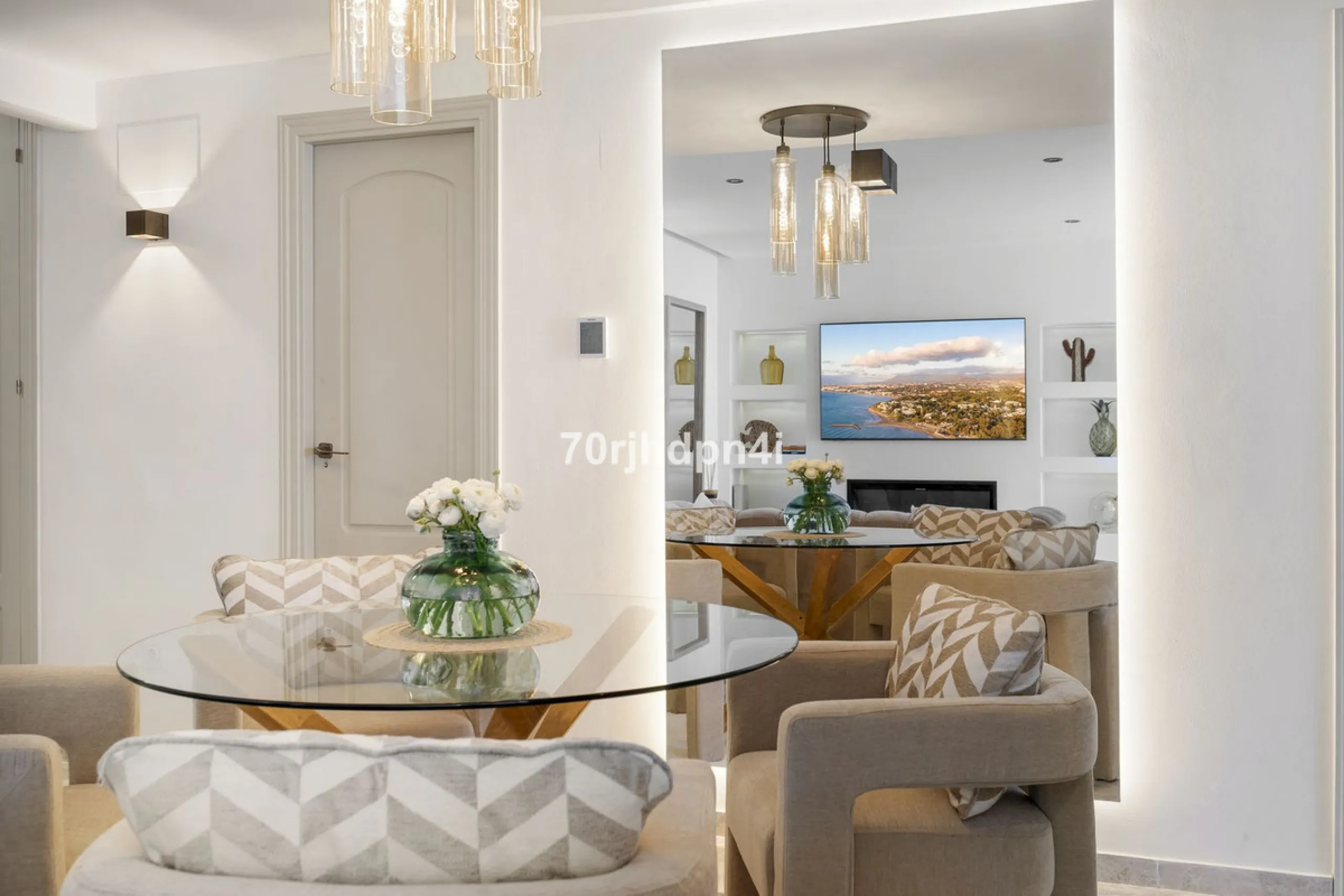 Fully Renovated Ground Floor Apartment in a Prime Location in Nueva Andalucía