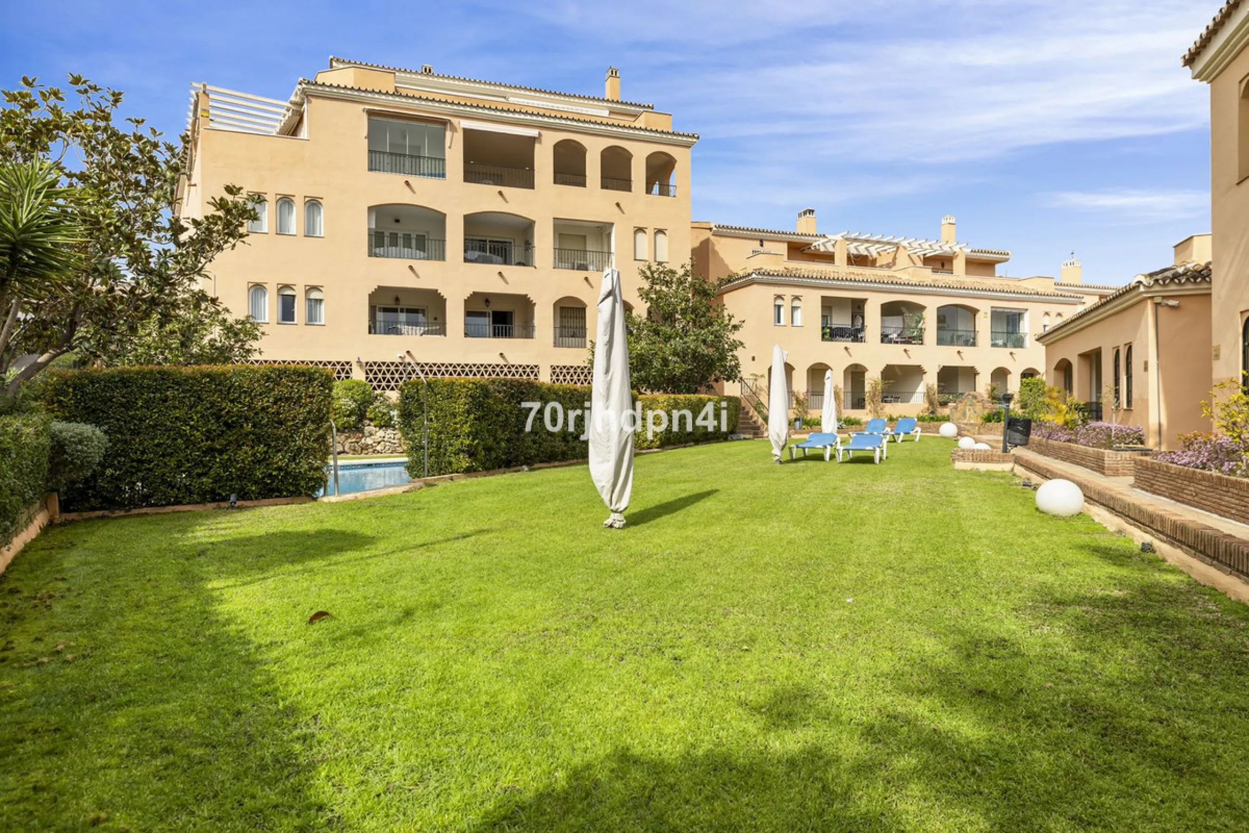 Fully Renovated Ground Floor Apartment in a Prime Location in Nueva Andalucía