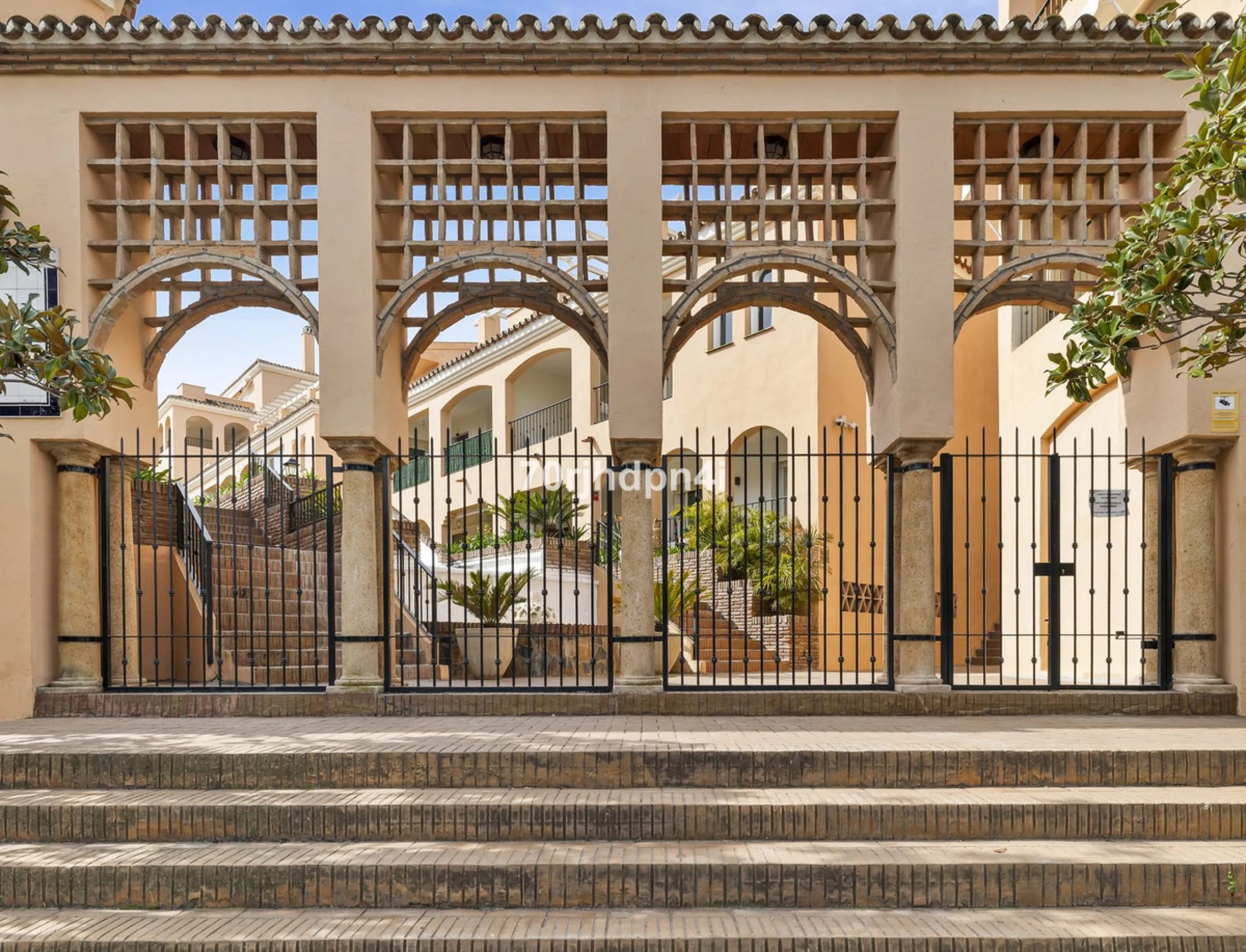 Fully Renovated Ground Floor Apartment in a Prime Location in Nueva Andalucía