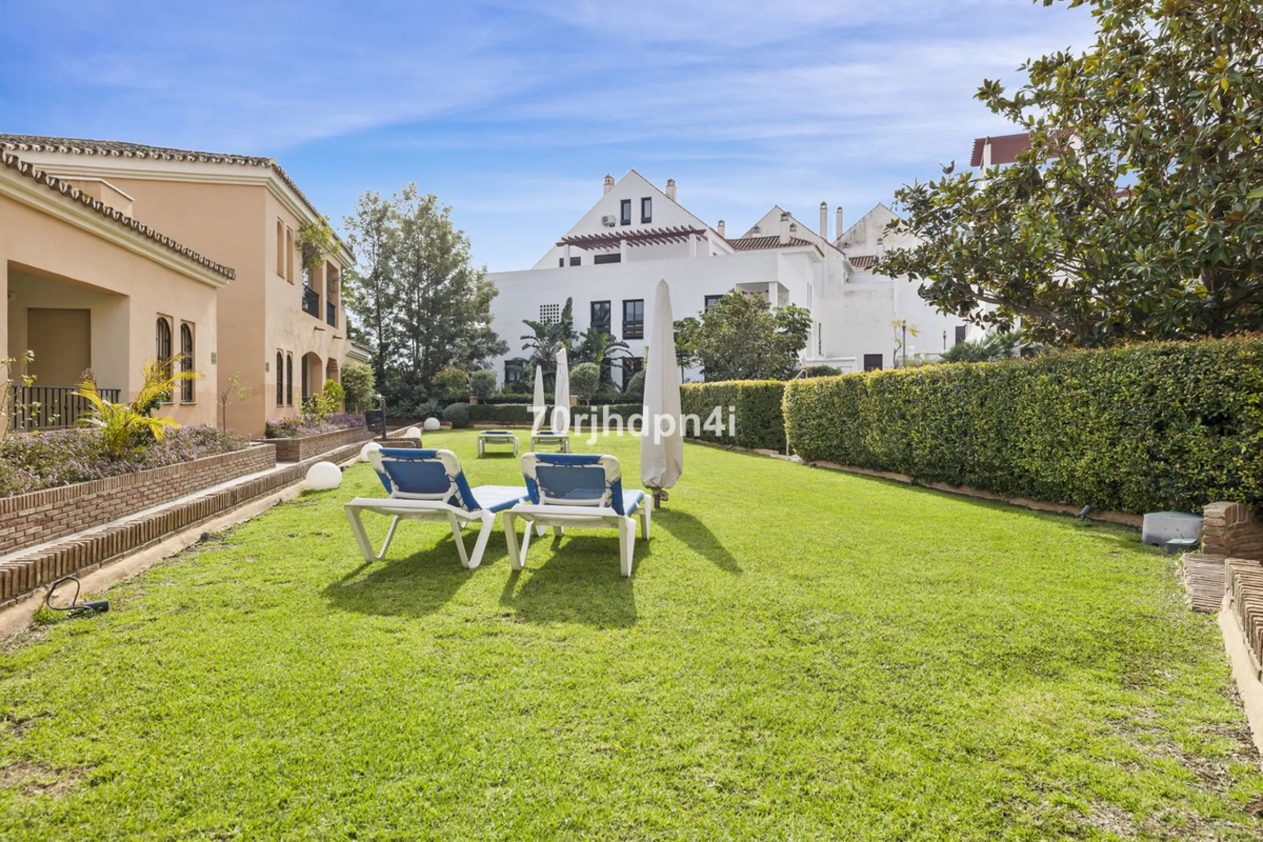 Fully Renovated Ground Floor Apartment in a Prime Location in Nueva Andalucía