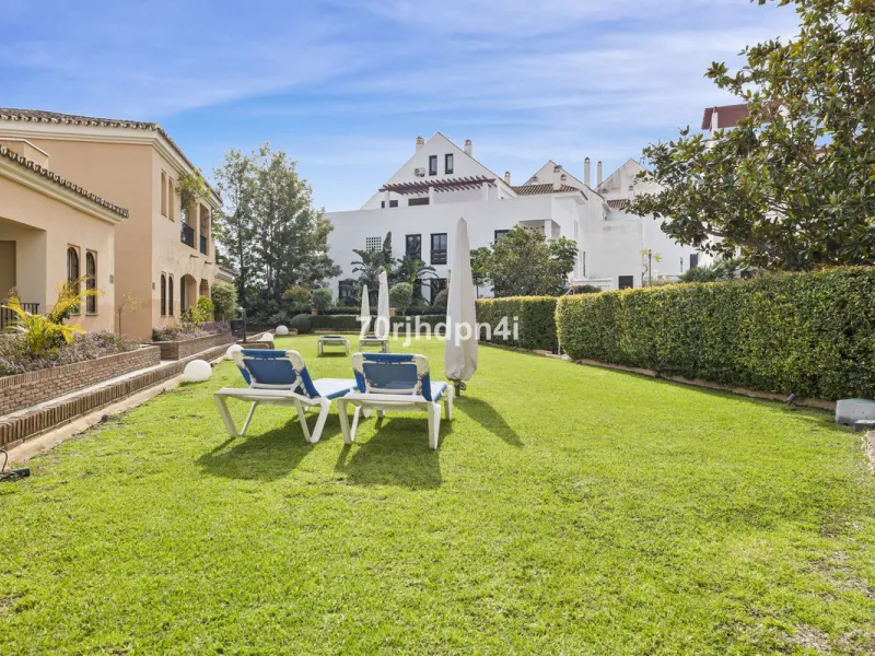 Fully Renovated Ground Floor Apartment in a Prime Location in Nueva Andalucía