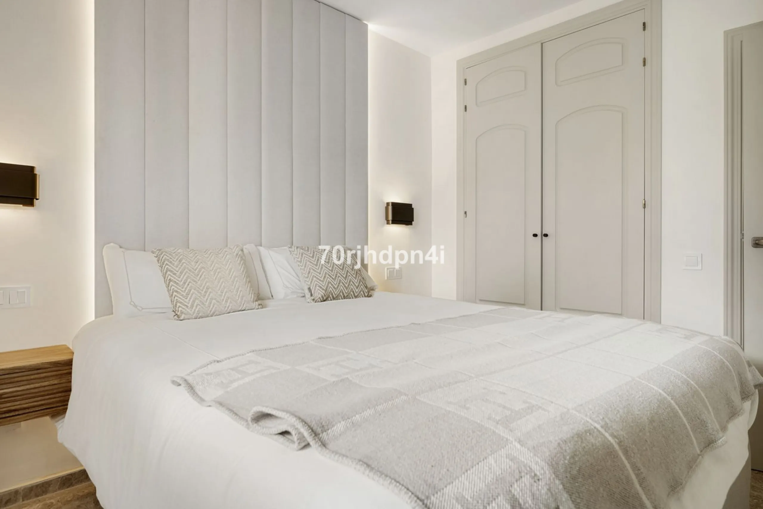 Fully Renovated Ground Floor Apartment in a Prime Location in Nueva Andalucía