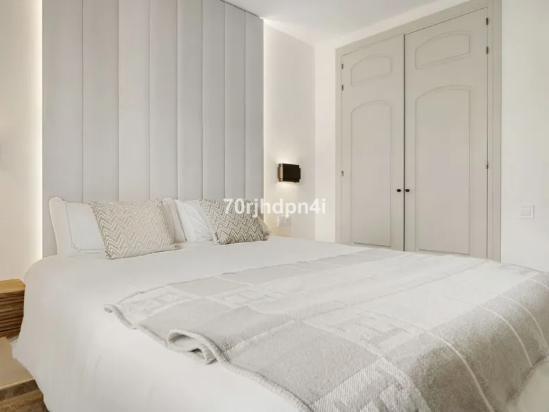 Fully Renovated Ground Floor Apartment in a Prime Location in Nueva Andalucía