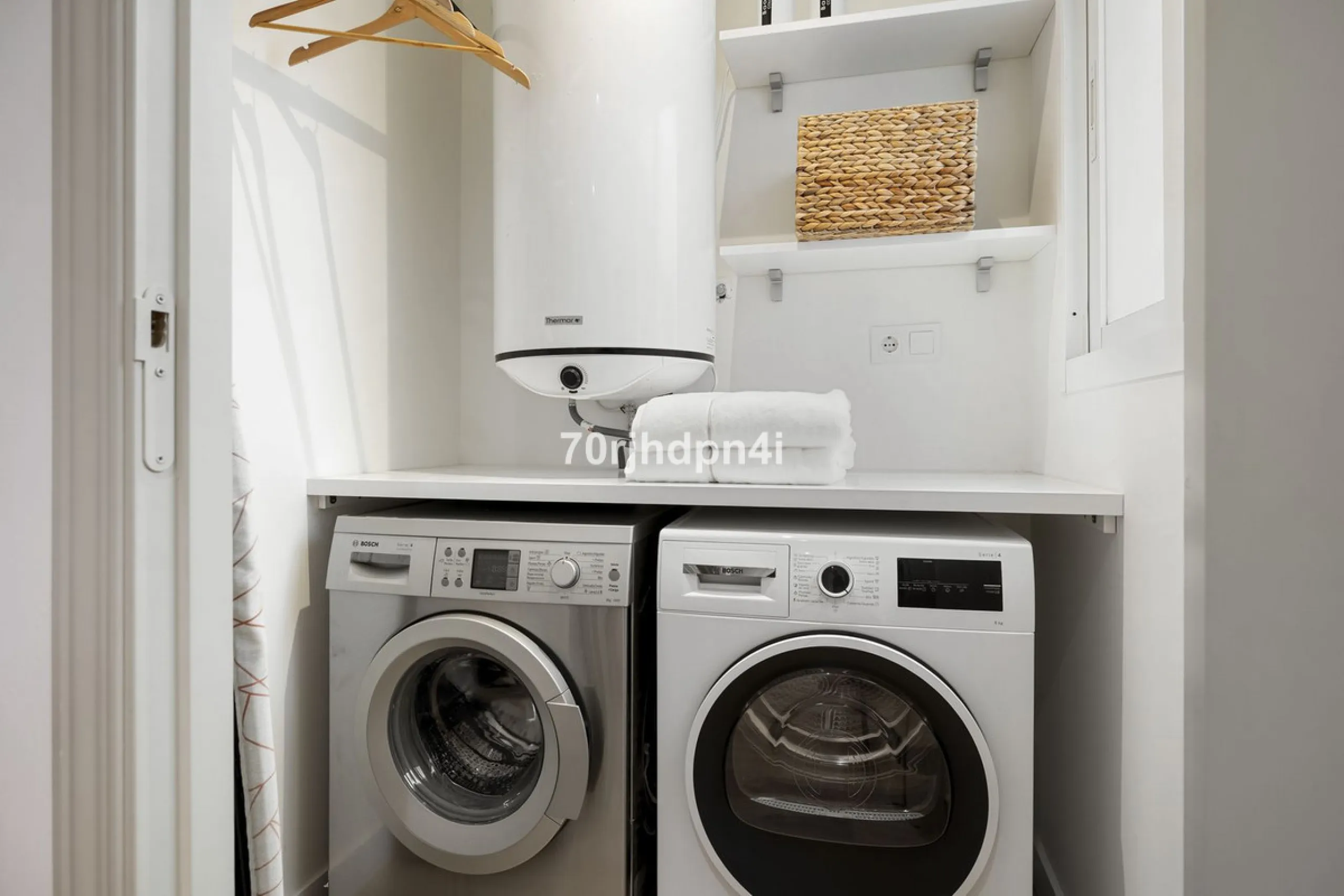 Fully Renovated Ground Floor Apartment in a Prime Location in Nueva Andalucía