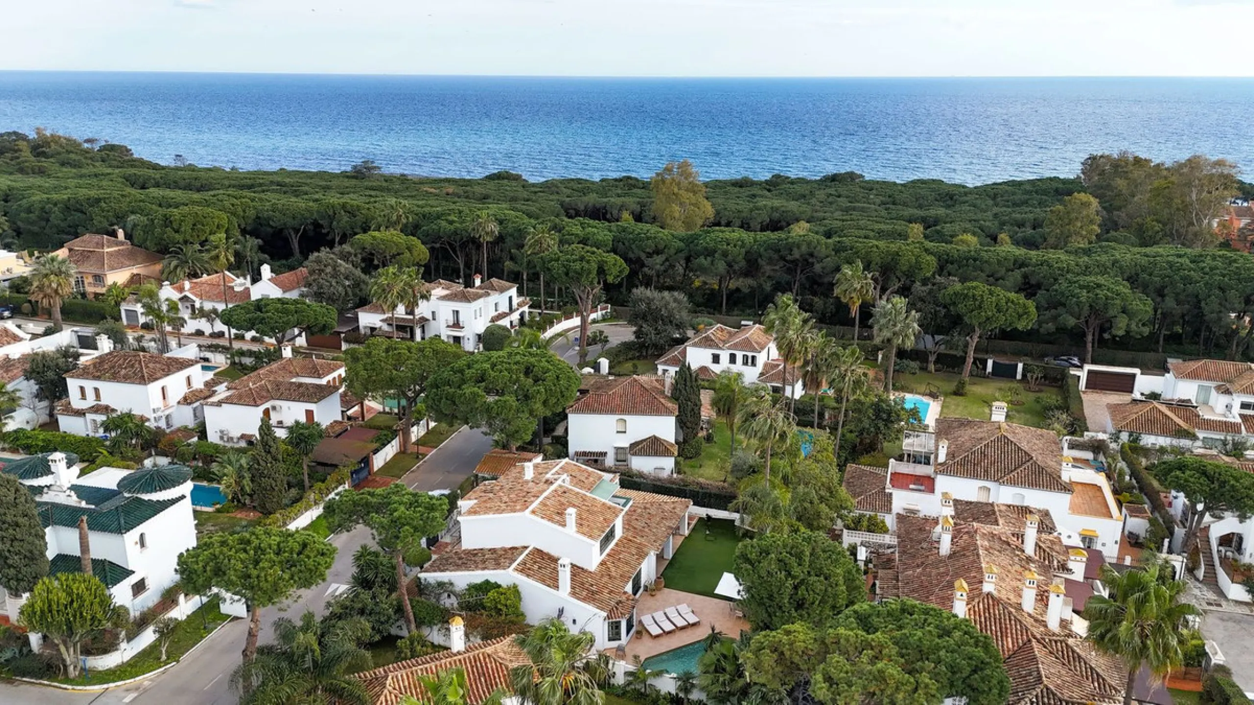 Exclusive Detached Beachside Villa - renovated in 2021