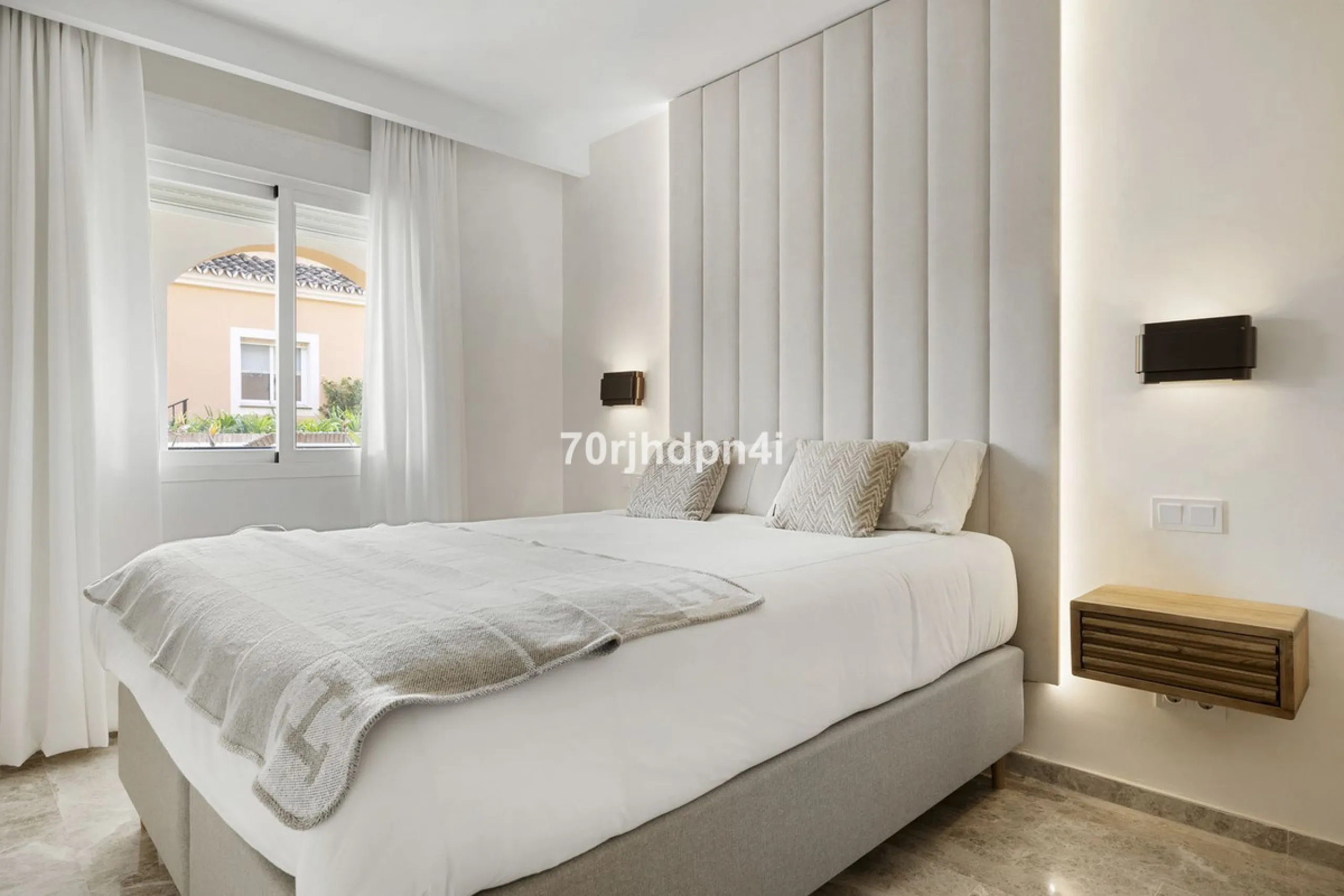 Fully Renovated Ground Floor Apartment in a Prime Location in Nueva Andalucía