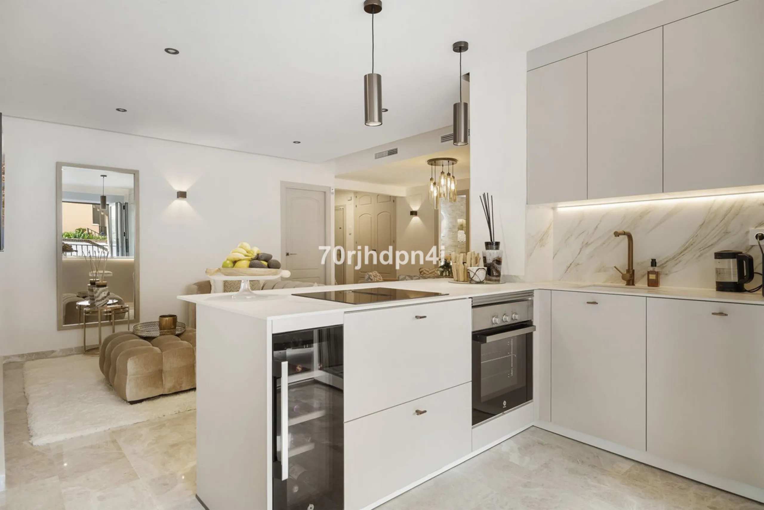 Fully Renovated Ground Floor Apartment in a Prime Location in Nueva Andalucía