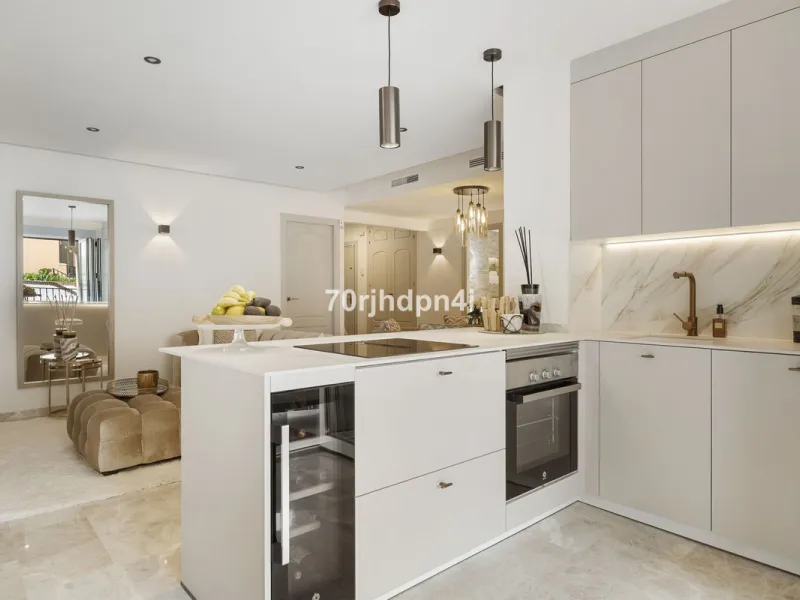 Fully Renovated Ground Floor Apartment in a Prime Location in Nueva Andalucía