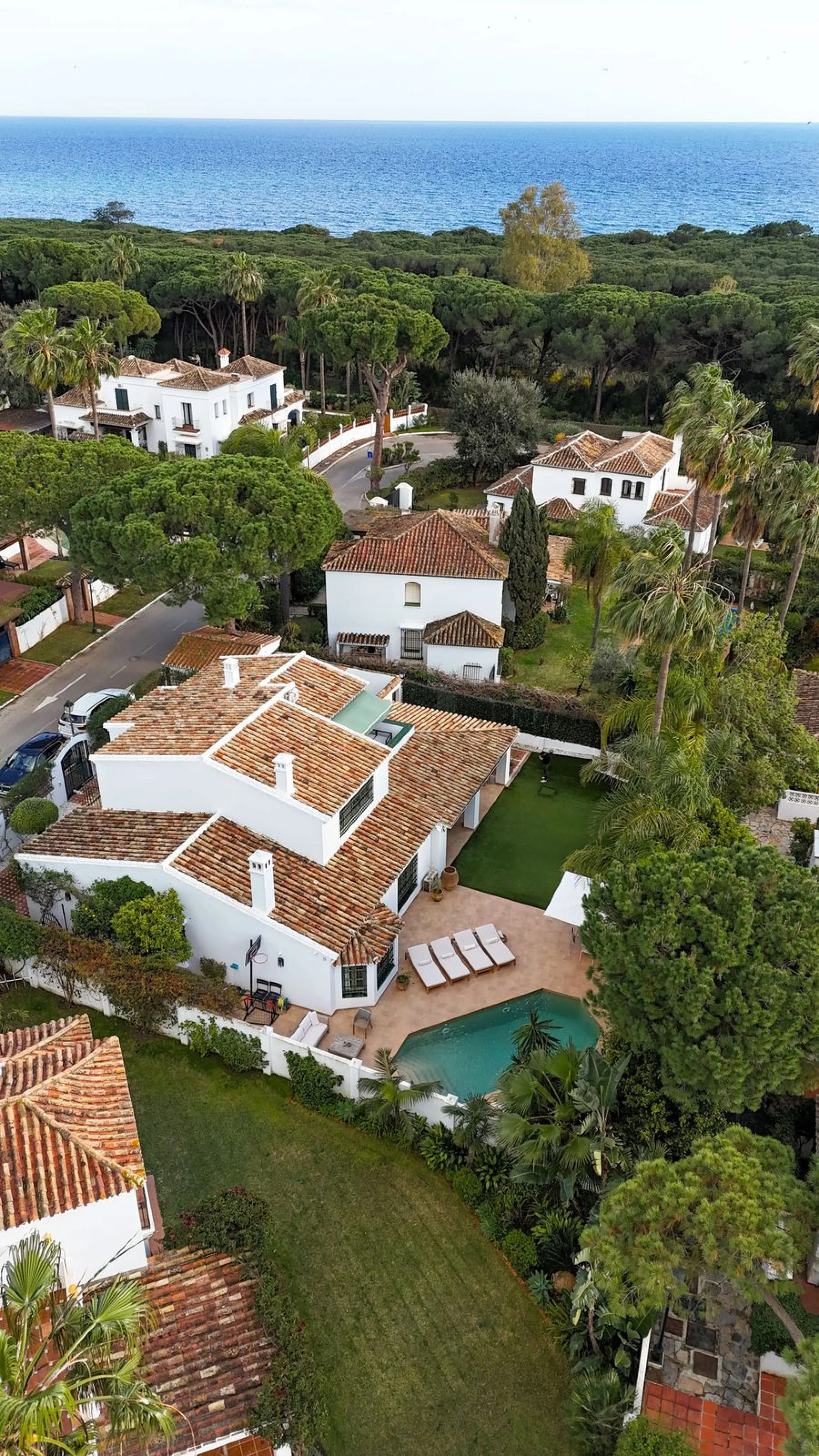 Exclusive Detached Beachside Villa - renovated in 2021