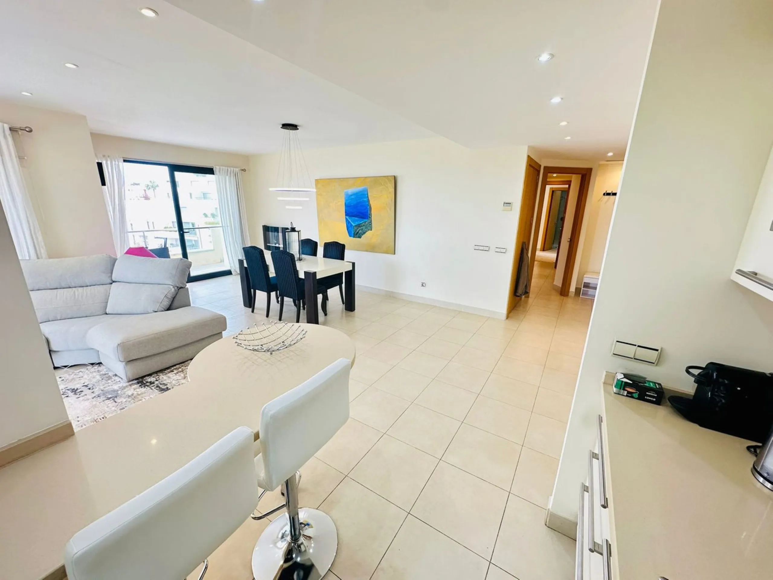 Apartment - Penthouse в продаже в Marbella, Málaga. В доме 3 спален и 3 ванных комнат. Площадь дома 139 м²