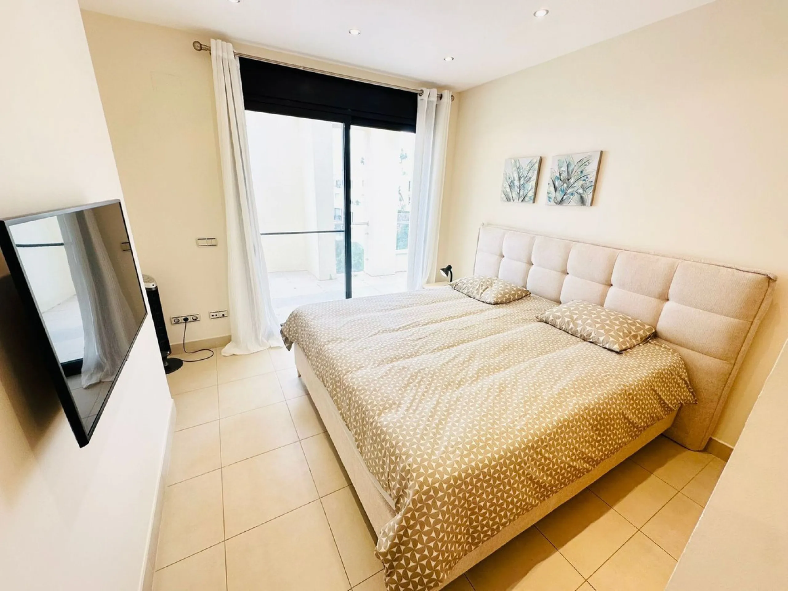Apartment - Penthouse в продаже в Marbella, Málaga. В доме 3 спален и 3 ванных комнат. Площадь дома 139 м²