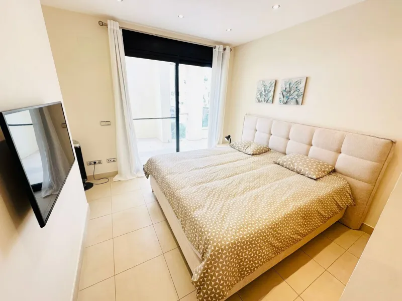 Apartment - Penthouse в продаже в Marbella, Málaga. В доме 3 спален и 3 ванных комнат. Площадь дома 139 м²