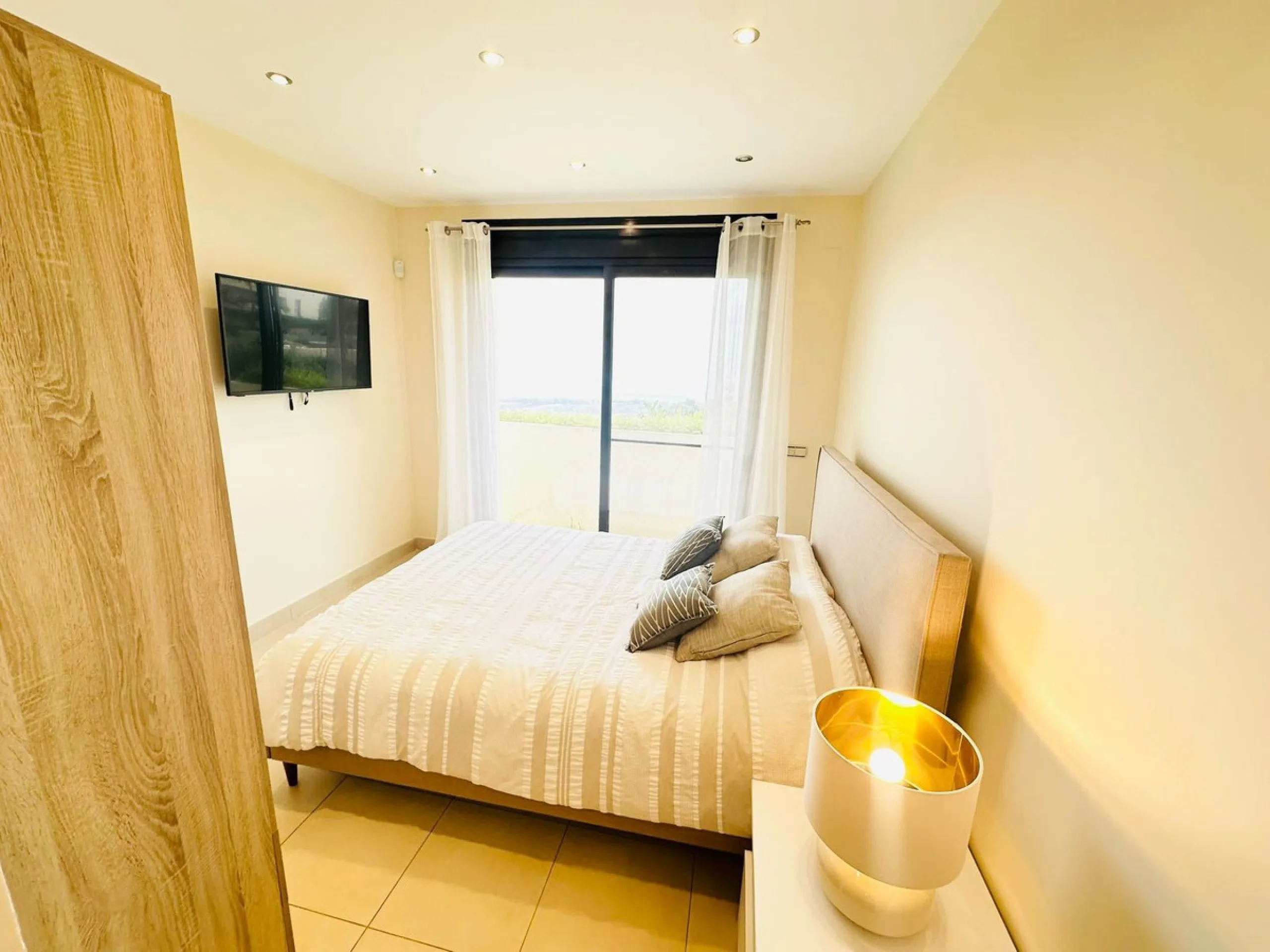 Apartment - Penthouse в продаже в Marbella, Málaga. В доме 3 спален и 3 ванных комнат. Площадь дома 139 м²