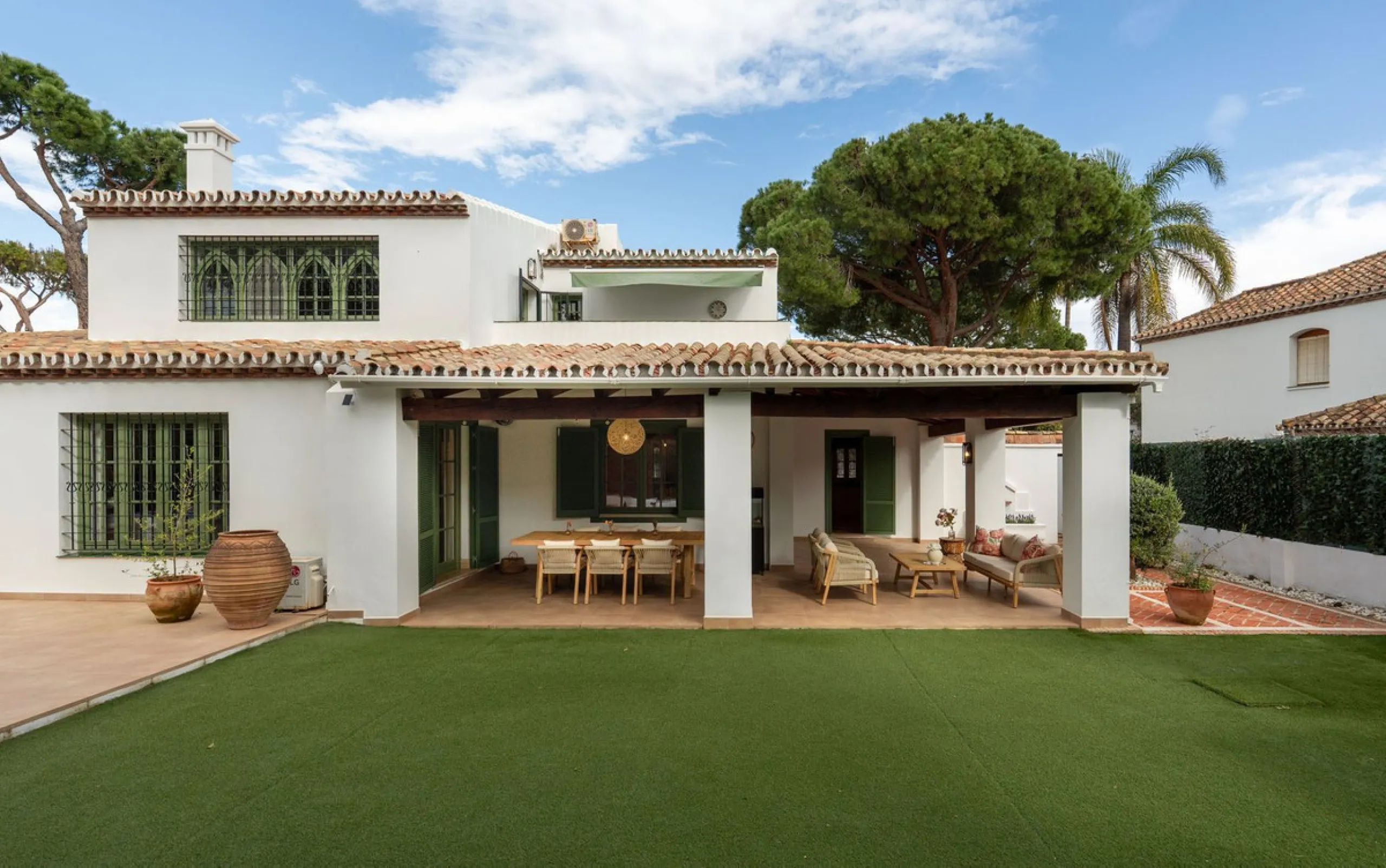 Exclusive Detached Beachside Villa - renovated in 2021