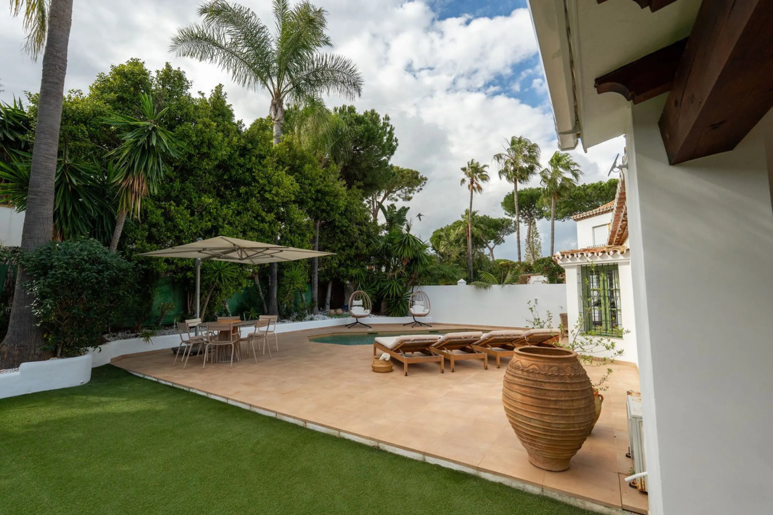 Exclusive Detached Beachside Villa - renovated in 2021