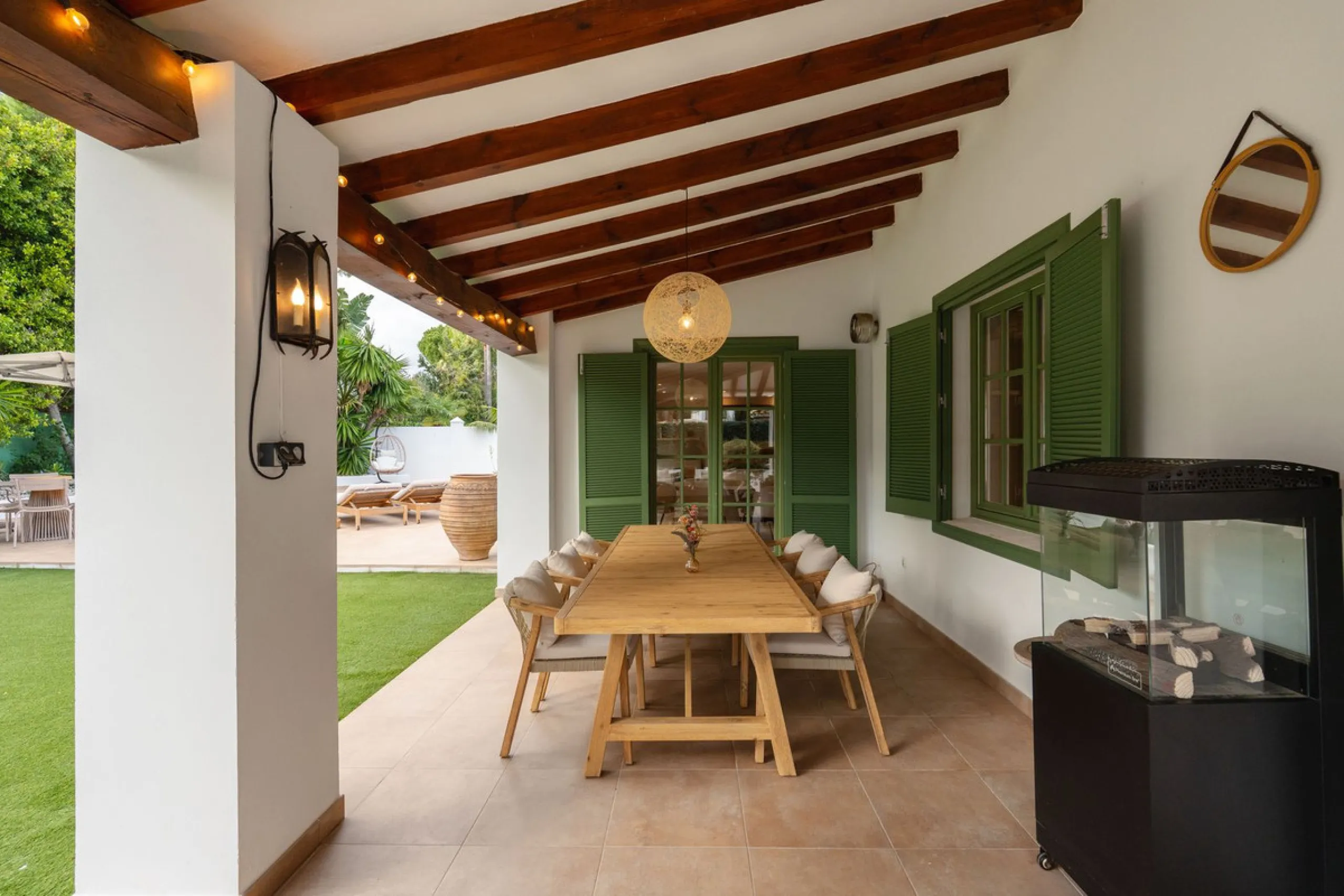 Exclusive Detached Beachside Villa - renovated in 2021