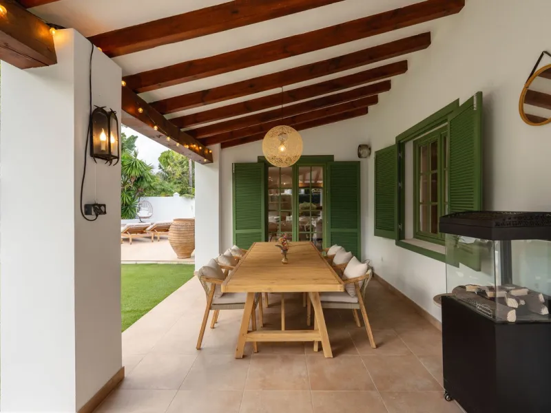 Exclusive Detached Beachside Villa - renovated in 2021