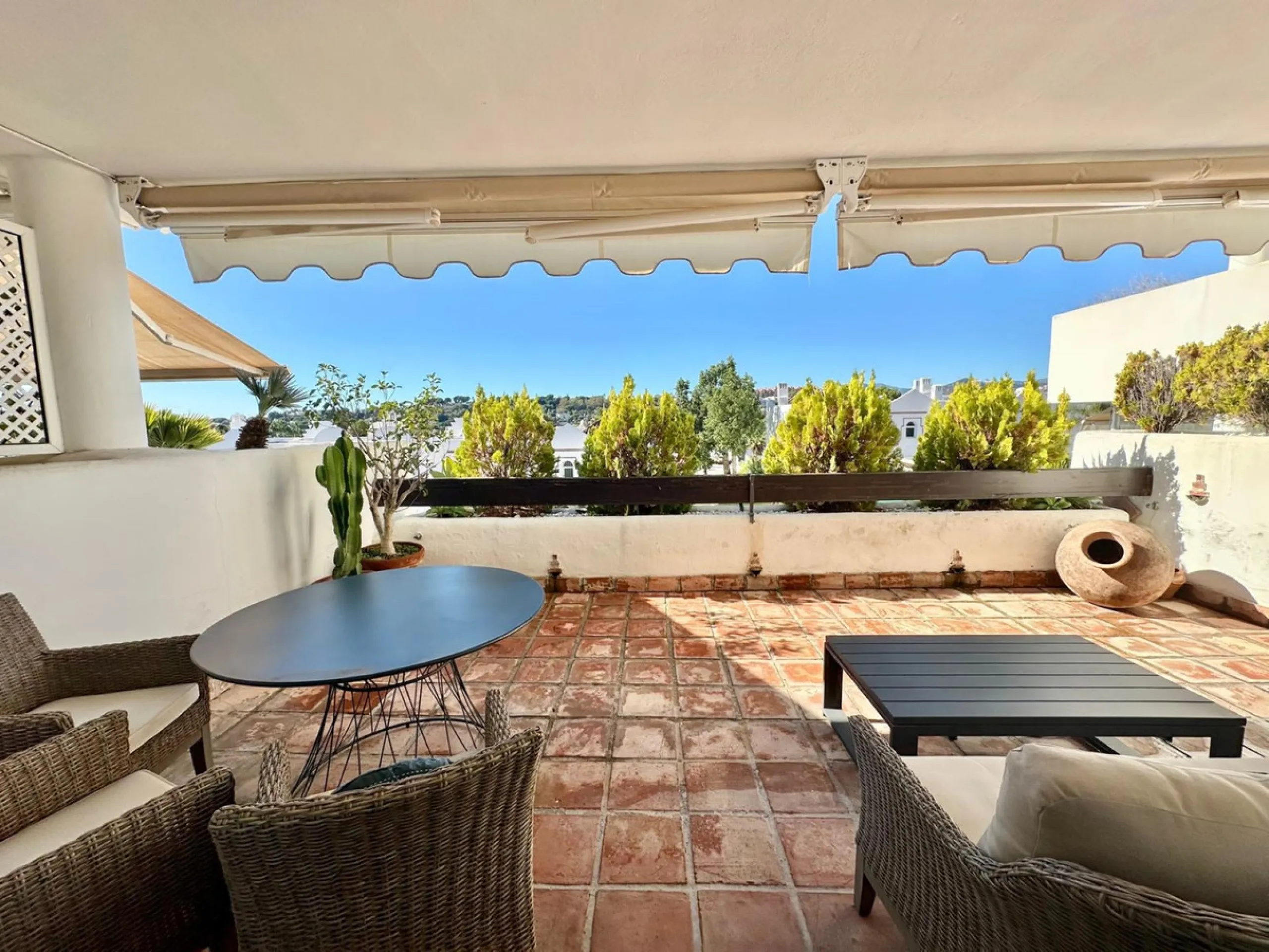 Apartment - Middle Floor Apartment в продаже в Marbella, Málaga. В доме 2 спален и 2 ванных комнат. Площадь дома 117 м²