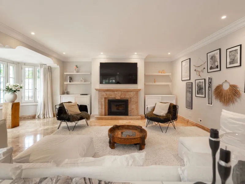 Exclusive Detached Beachside Villa - renovated in 2021
