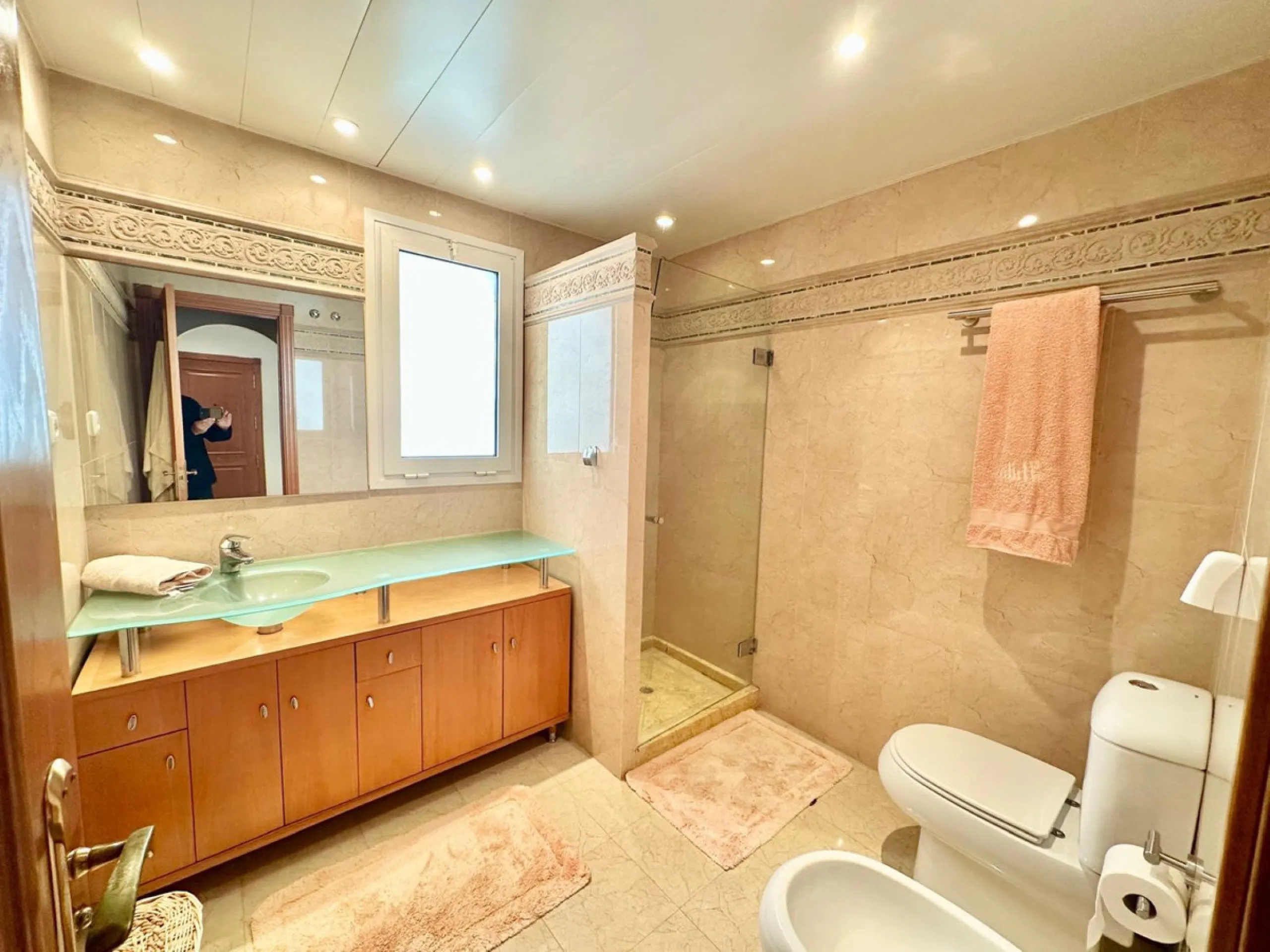 Apartment - Middle Floor Apartment в продаже в Marbella, Málaga. В доме 2 спален и 2 ванных комнат. Площадь дома 117 м²