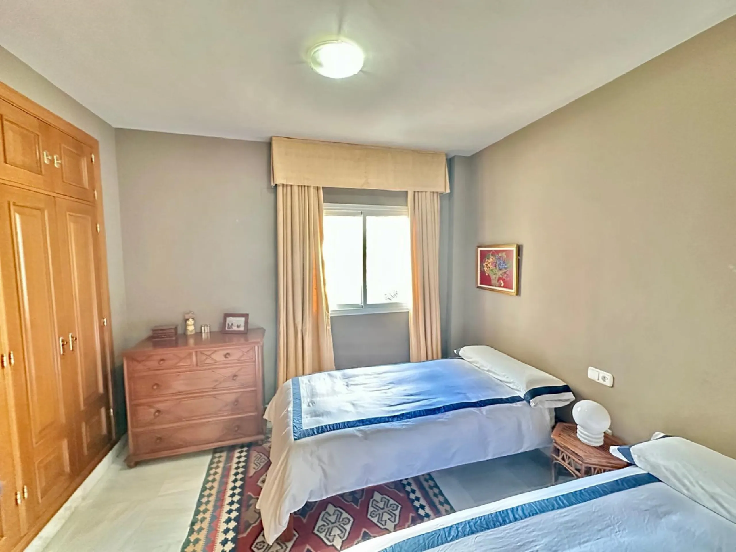 Apartment - Middle Floor Apartment в продаже в Marbella, Málaga. В доме 2 спален и 2 ванных комнат. Площадь дома 117 м²