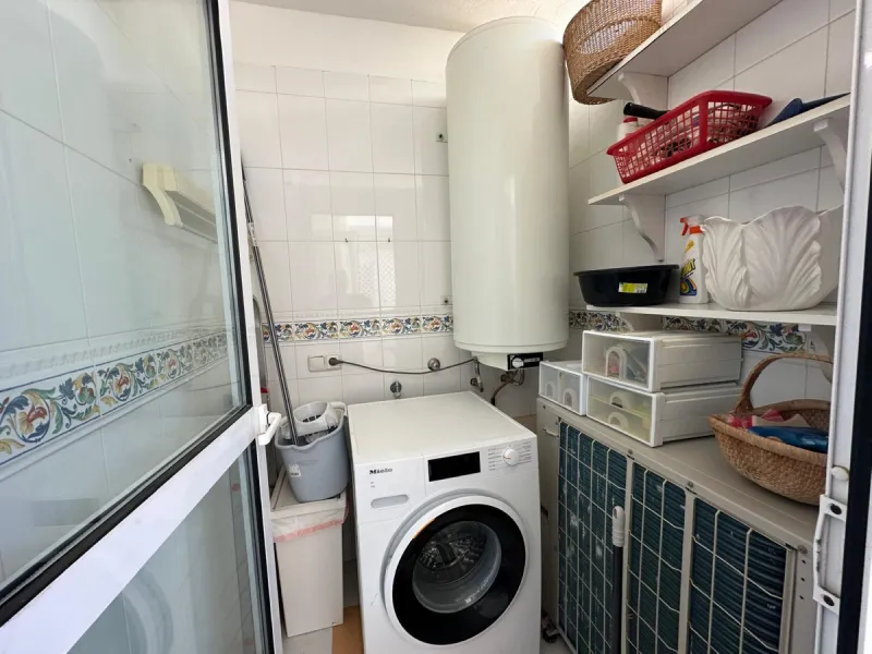 Apartment - Middle Floor Apartment в продаже в Marbella, Málaga. В доме 2 спален и 2 ванных комнат. Площадь дома 117 м²