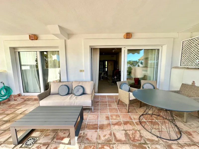 Apartment - Middle Floor Apartment в продаже в Marbella, Málaga. В доме 2 спален и 2 ванных комнат. Площадь дома 117 м²